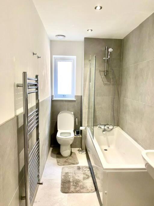 Lovely New 2 Bedroom Condo With Stunning Seaviews Penmaenmawr Ngoại thất bức ảnh