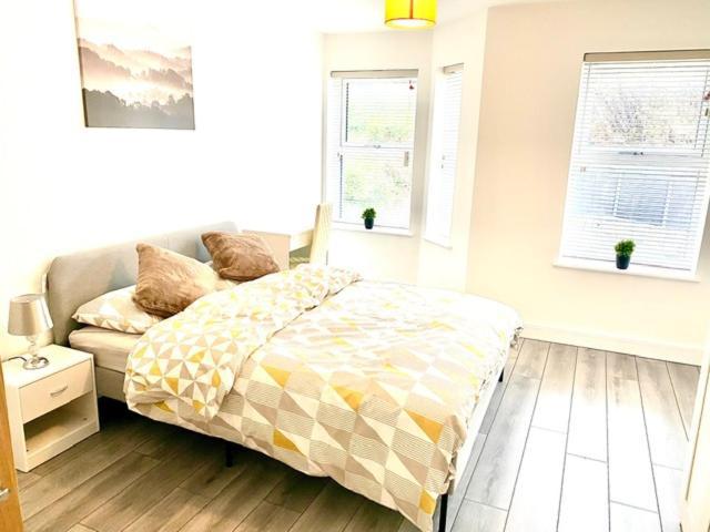 Lovely New 2 Bedroom Condo With Stunning Seaviews Penmaenmawr Ngoại thất bức ảnh
